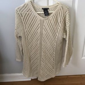 Quarter sleeve sweater
